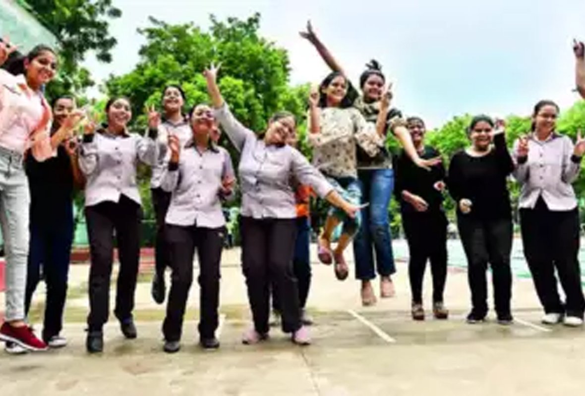 Campus moment